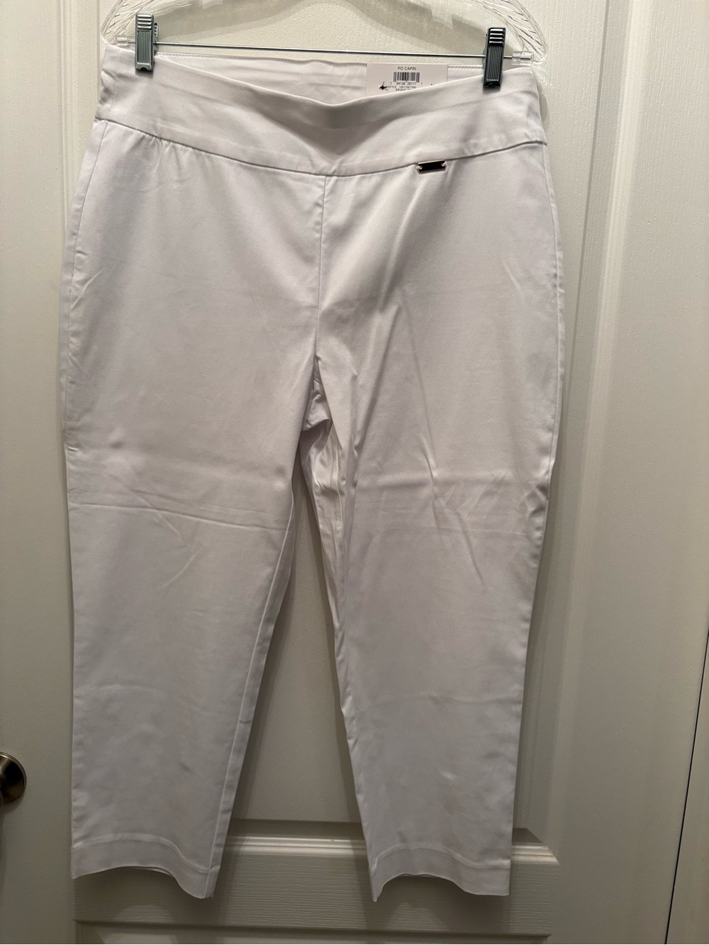 INC International Concepts White Capris